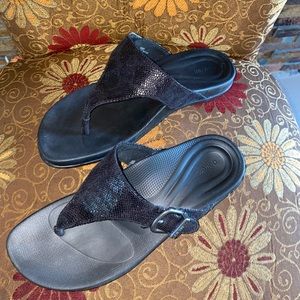 Aetrex World Rita Thong Sandels